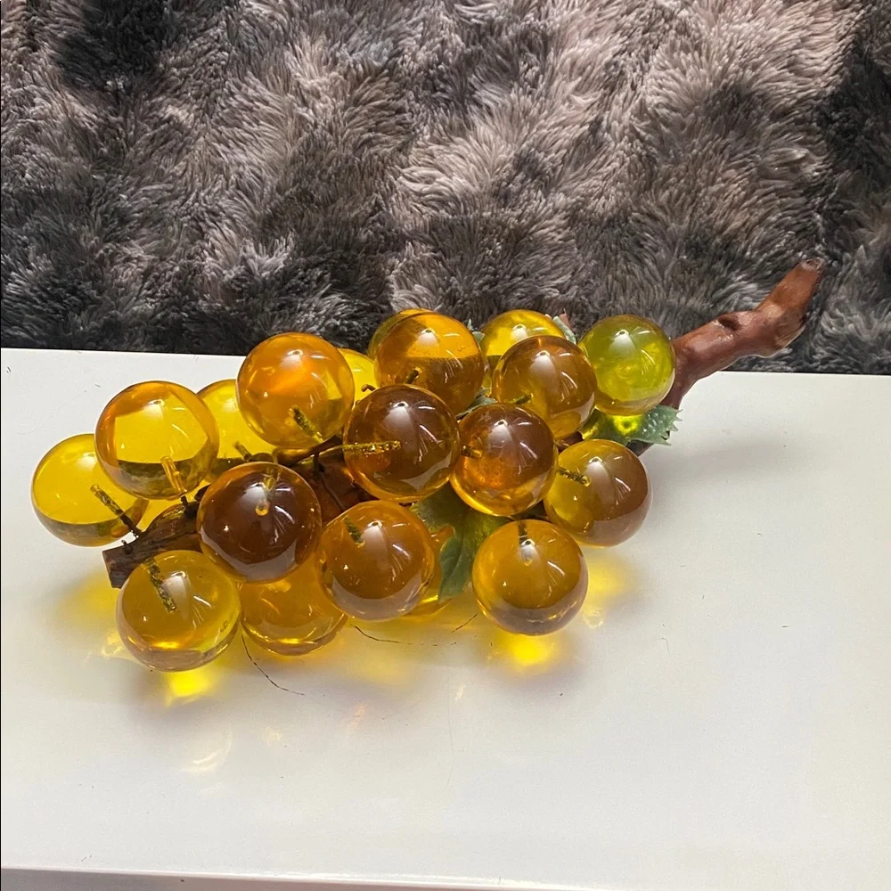 Vintage Amber/Yellow Glass Grape Cluster Decorative Accent - Picture 1 of 16